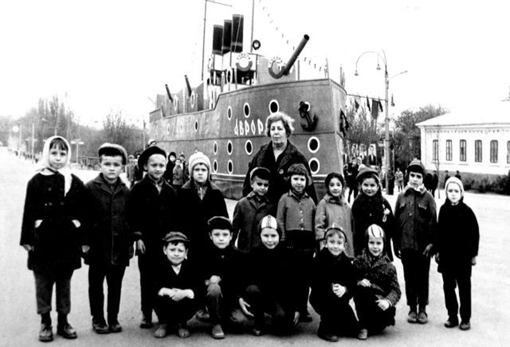  7 ноября. На площади после демонстрации